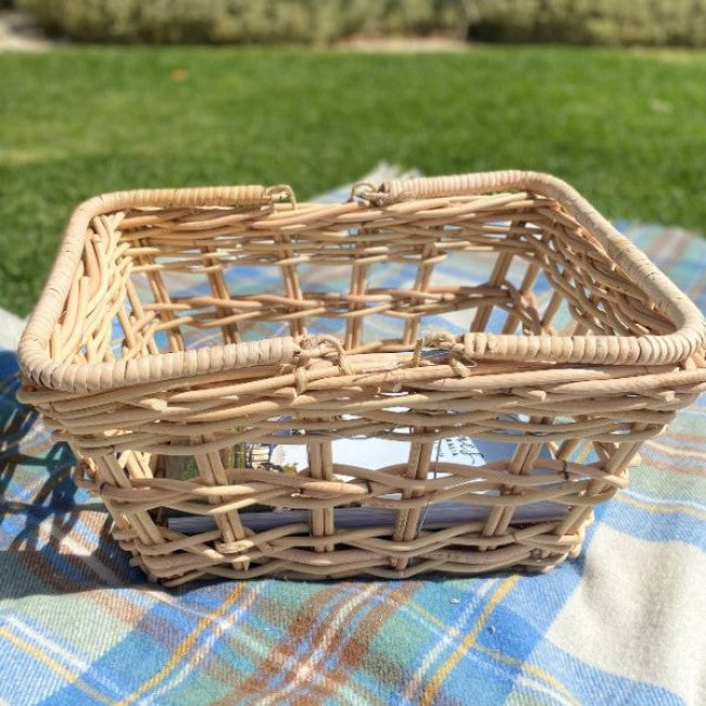 Woven Picnic / Small laundry basket